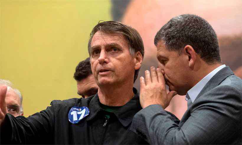 Ministro de Bolsonaro demitido sob suspeita de desvio de fundos públicos