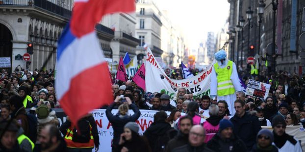 Milhares nas ruas na greve geral contra Macron