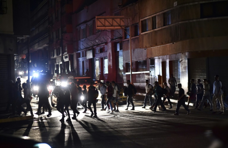 Venezuela. O país está às escuras e Guaidó quer estado de emergência