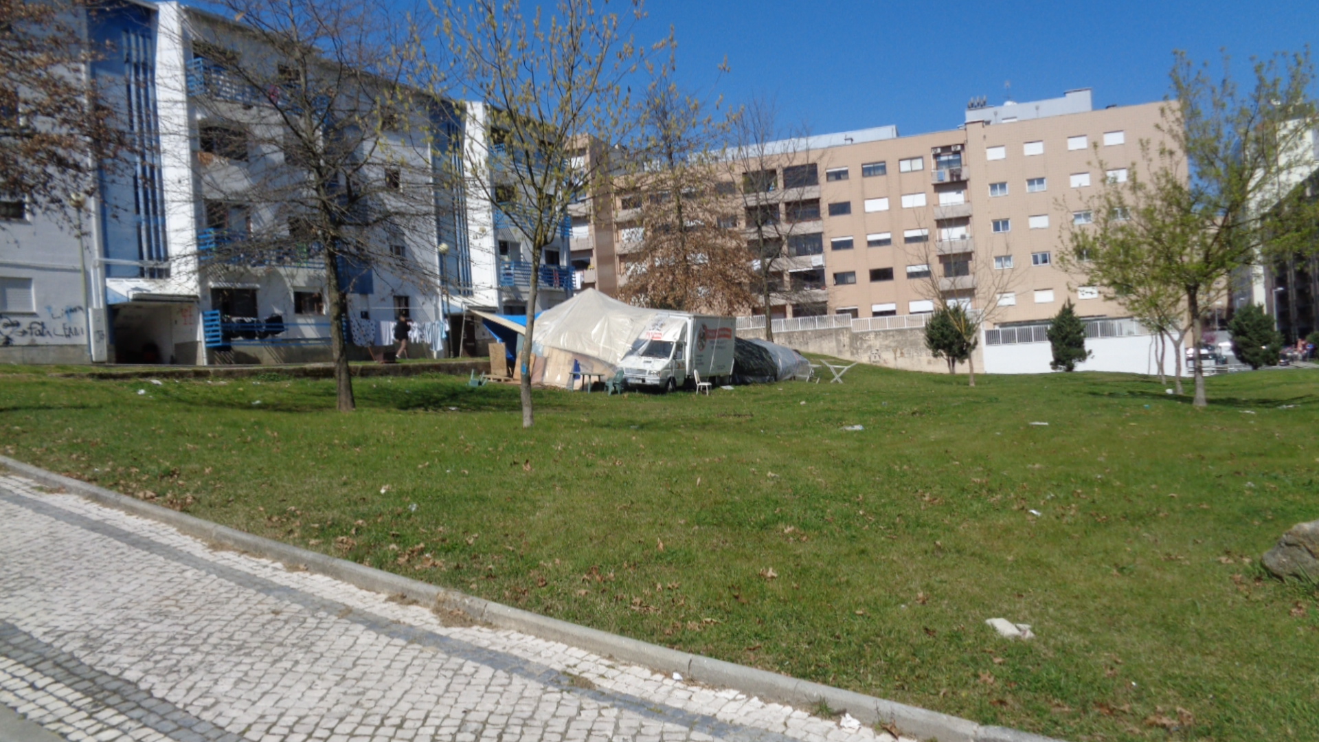 Acampamento em bairro social de Braga indigna vizinhança