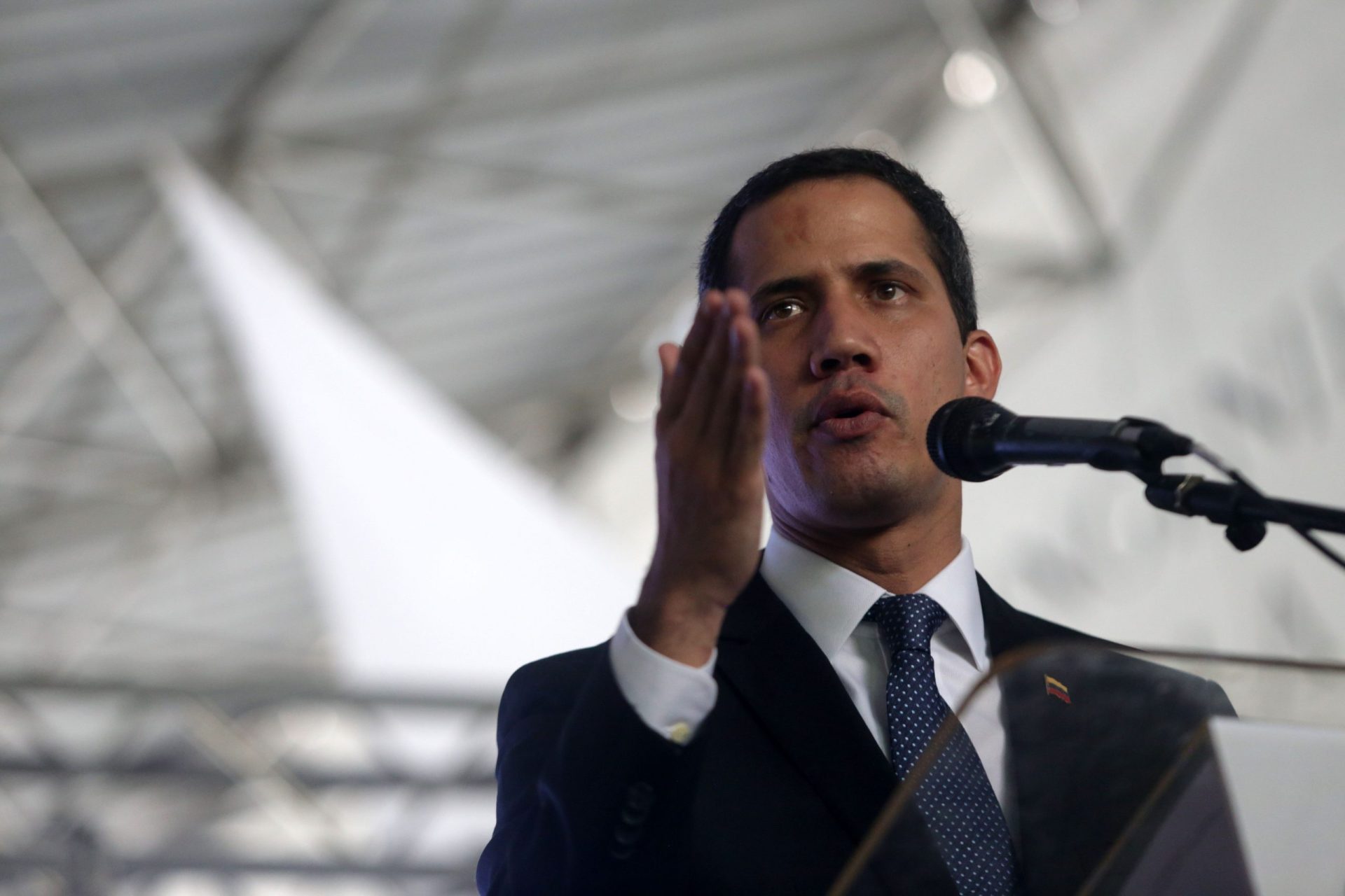 Governo venezuelano proibe Guaidó de exercer cargos públicos por 15 anos