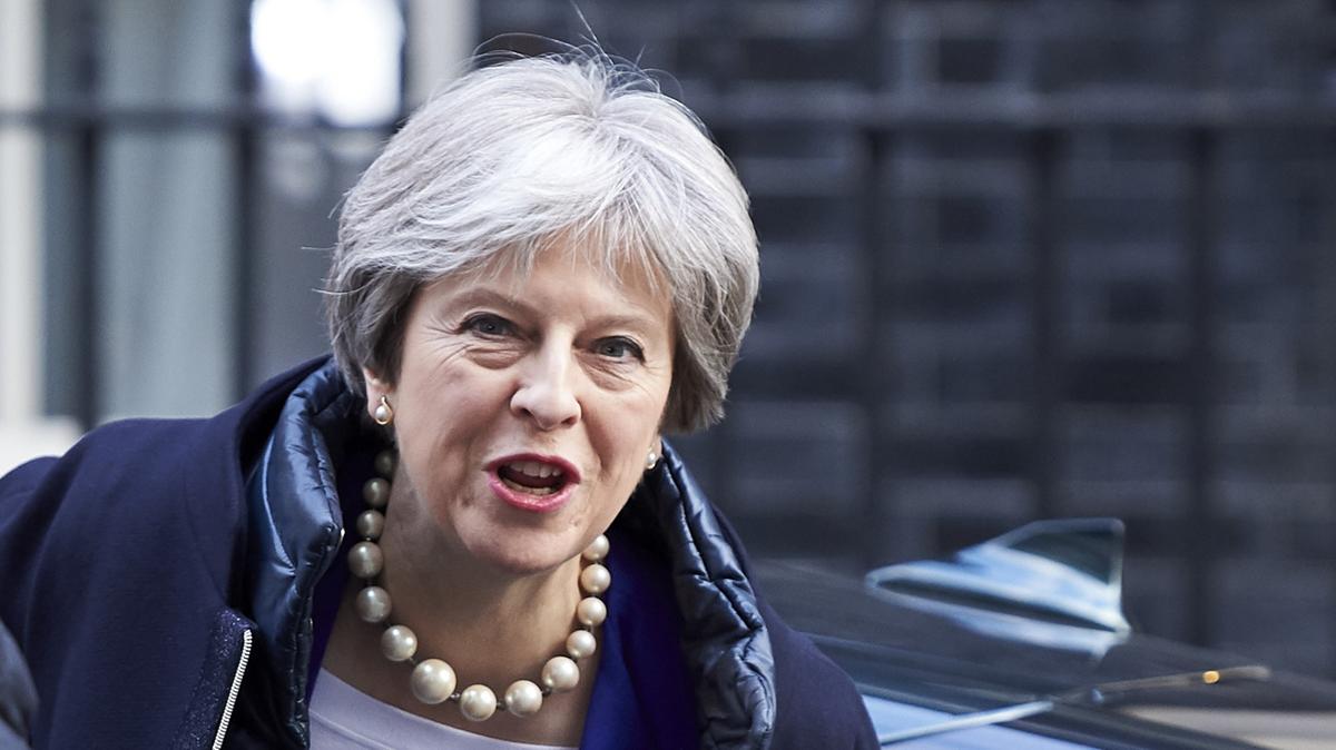 Theresa May acusada de &#8220;suborno&#8221; para conseguir apoio ao Brexit