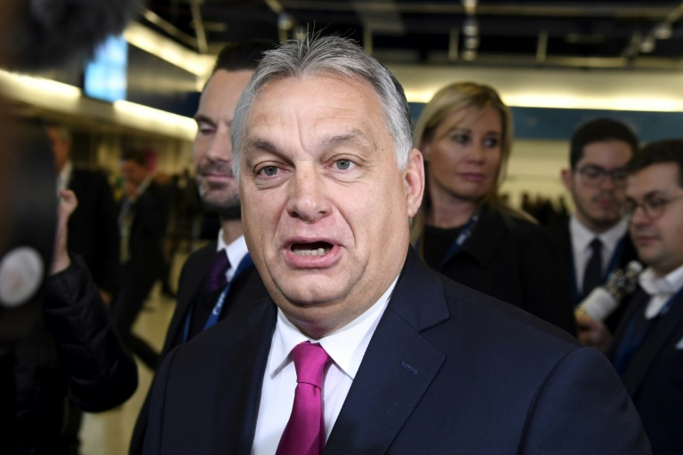 Partido Popular Europeu considera a expulsão de Orbán