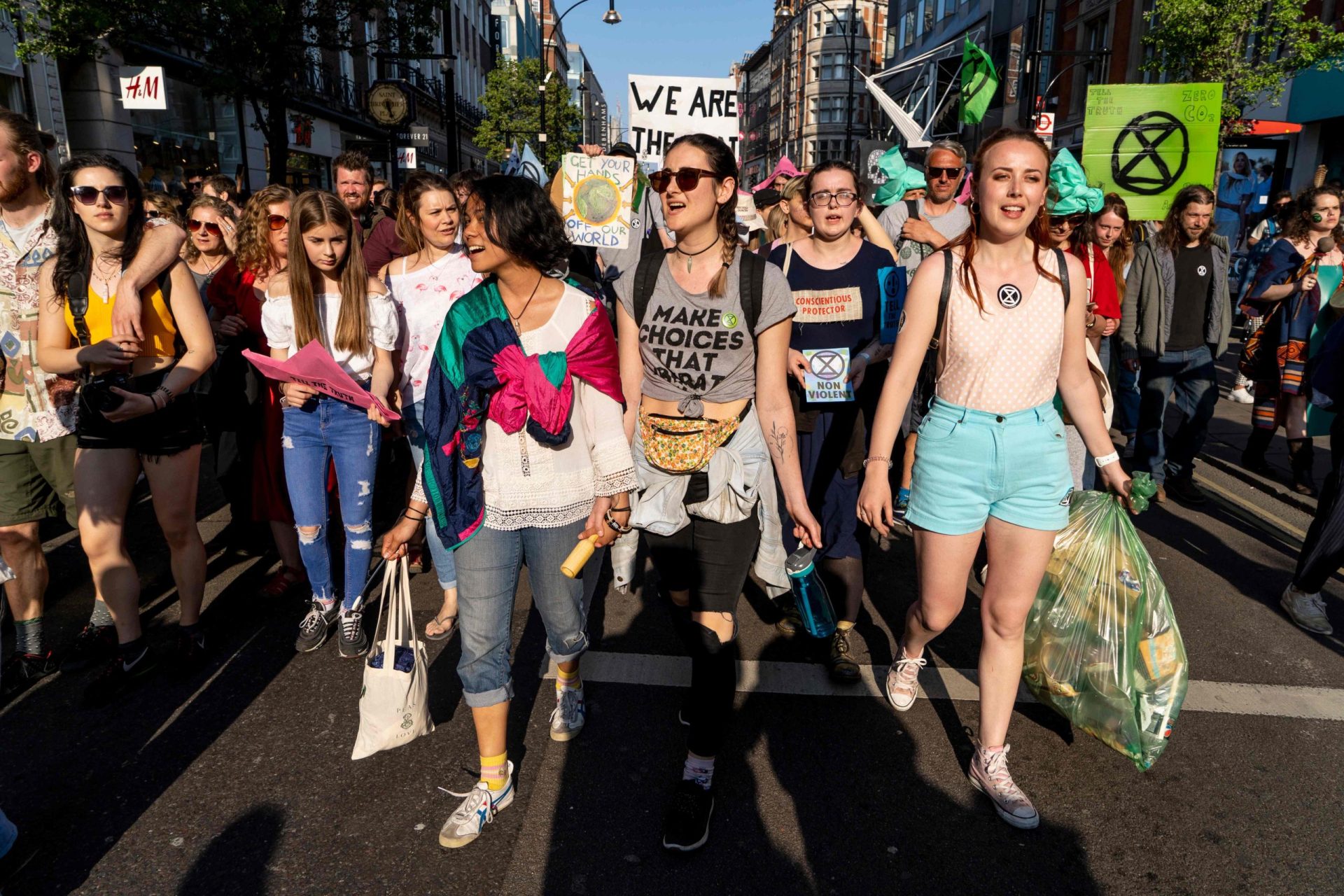 Clima. Detidos mais de 700 manifestantes em Londres