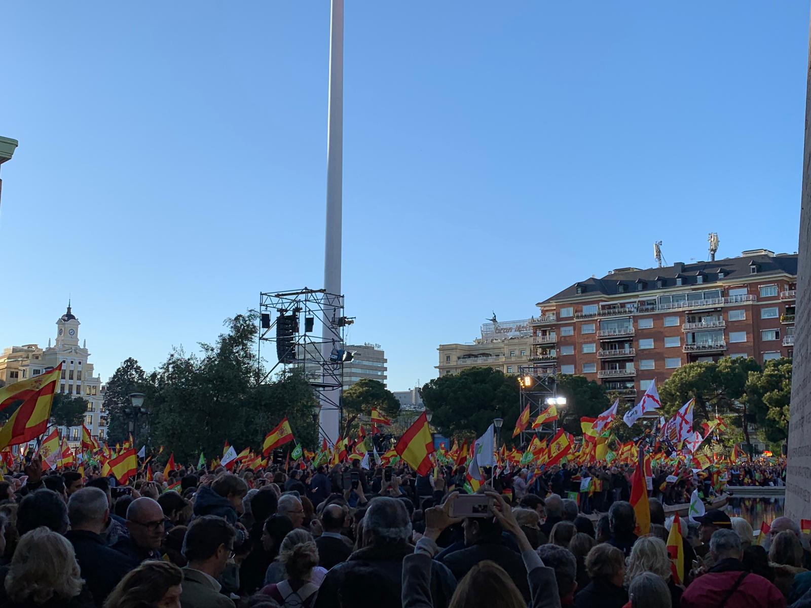 Milhares assistem a comício do Vox em Madrid