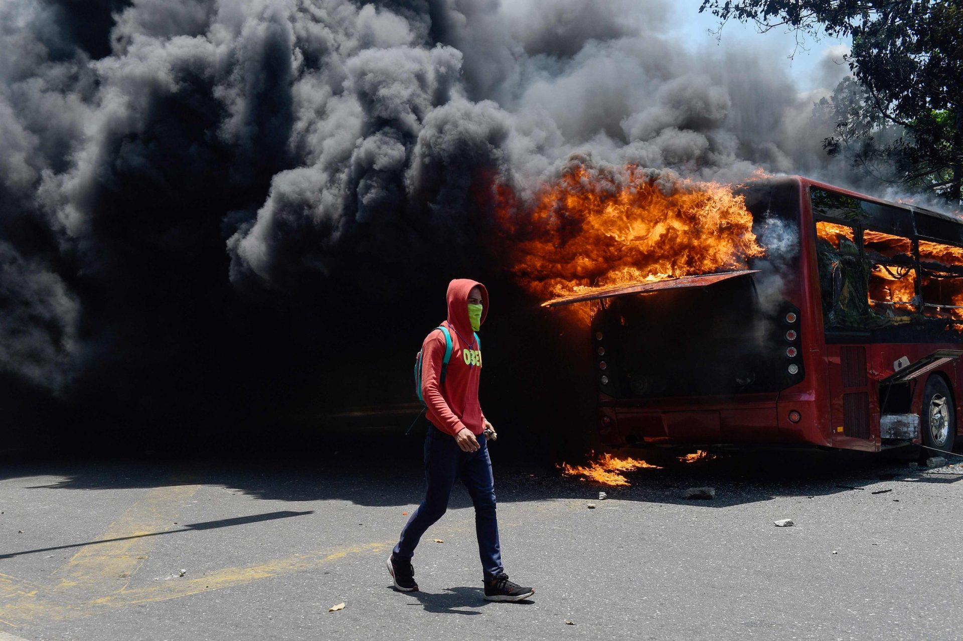 Venezuela. Entre o golpe e a repressão, Caracas está a ferro e fogo