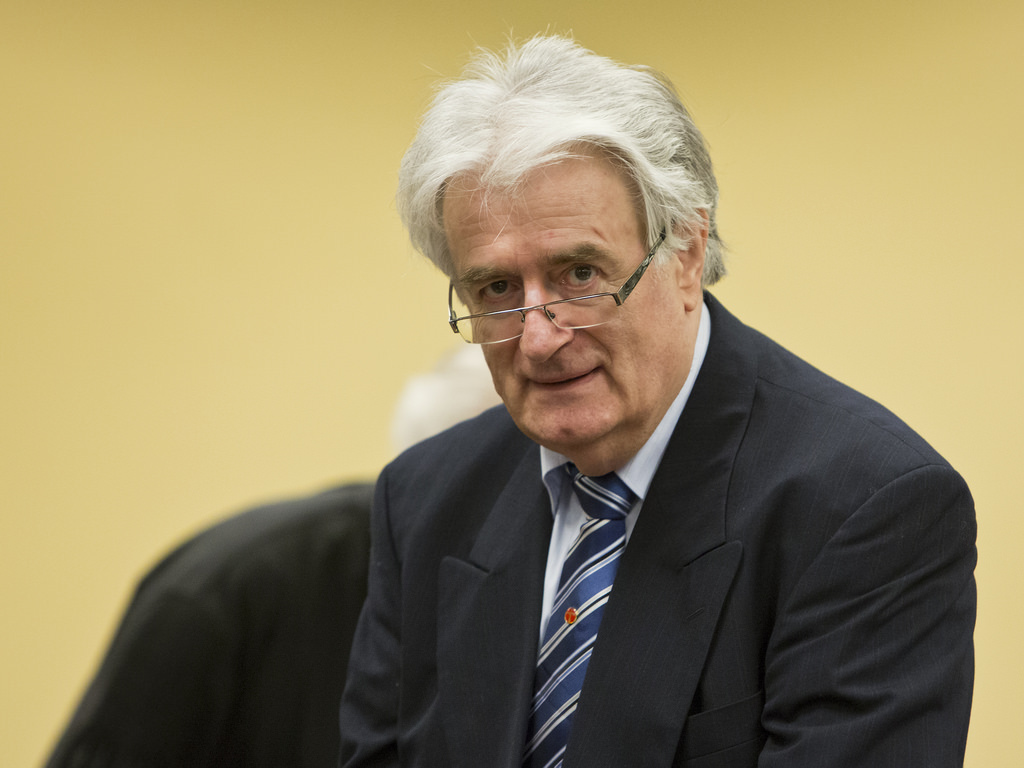 Juízes rejeitam recurso de Karadzic
