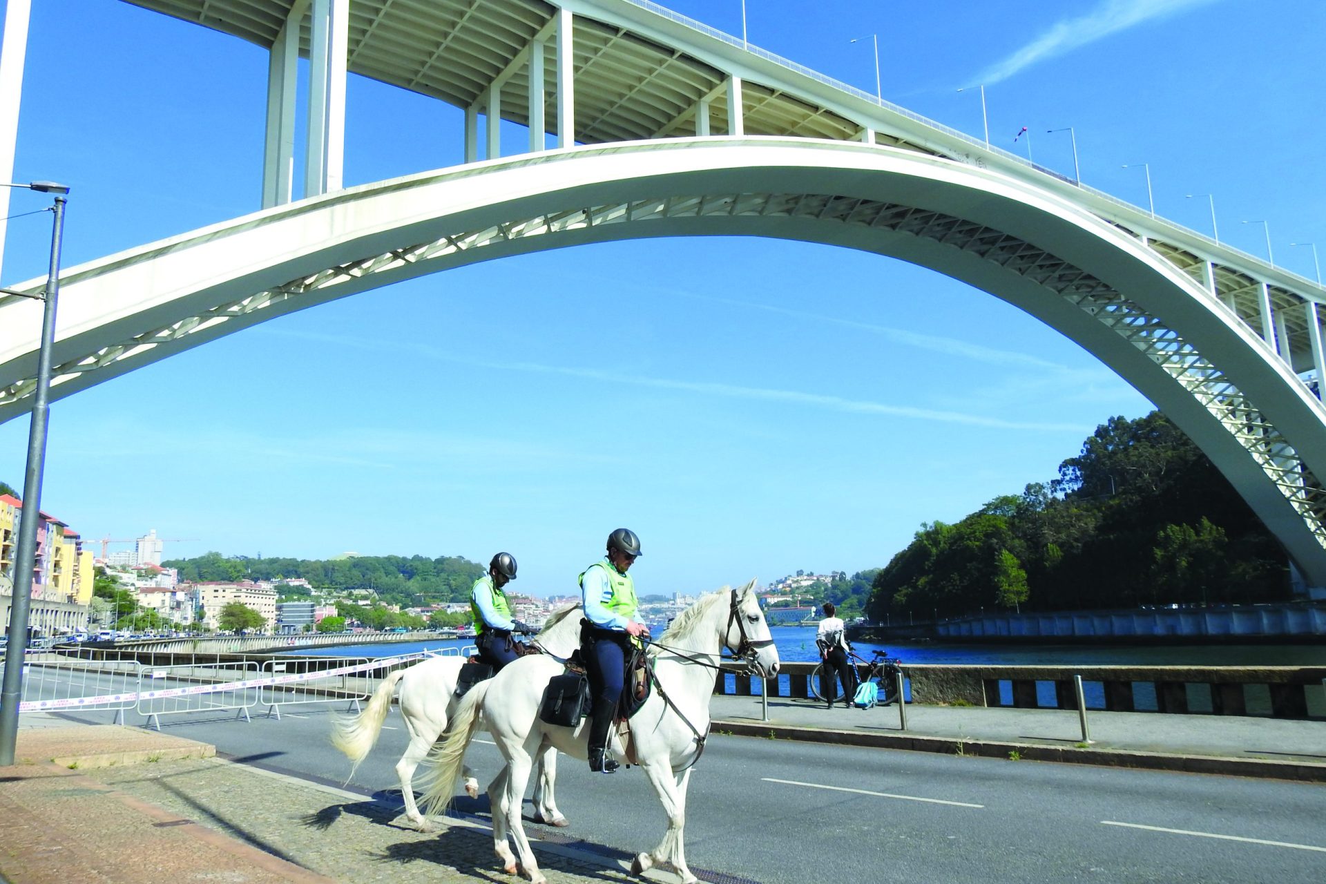 Estrutura da Ponte da Arrábida terá sido afetada por obras recentes