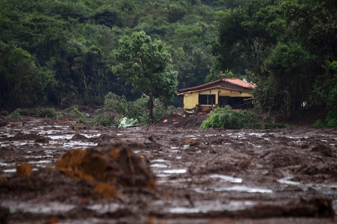 Brasil. Maré de lamas ameaça o Município de Barão de Cocais