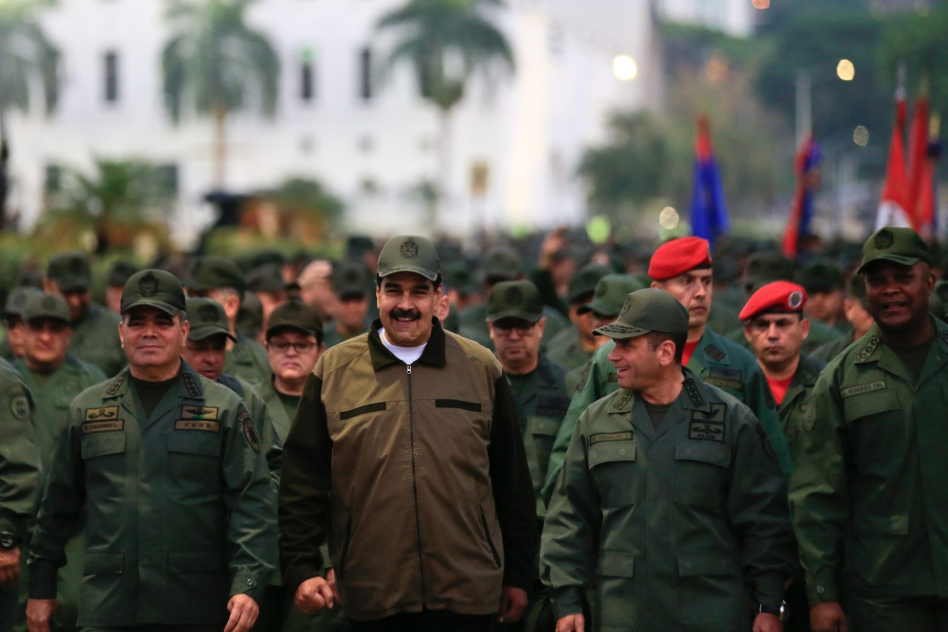 Venezuela. Guaidó convoca greve geral e a oposição pede intervenção militar