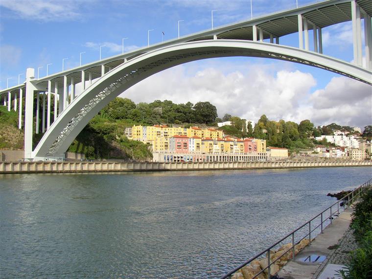 Reparação na Ponte da Arrábida condiciona trânsito no Porto a partir desta segunda-feira