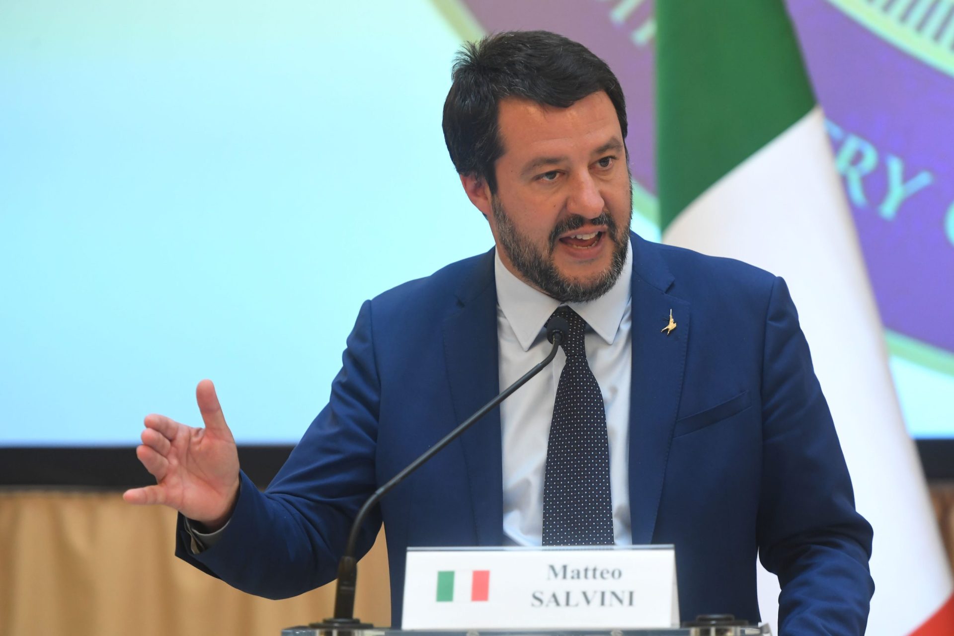 Escândalo de corrupção envolvendo a máfia ameaça derrubar o Governo italiano