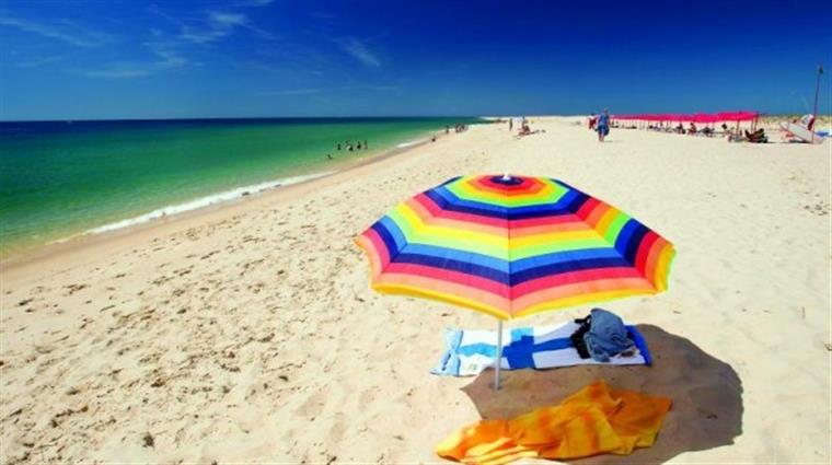 Só sete por cento das praias portuguesas não têm vestígios de poluição