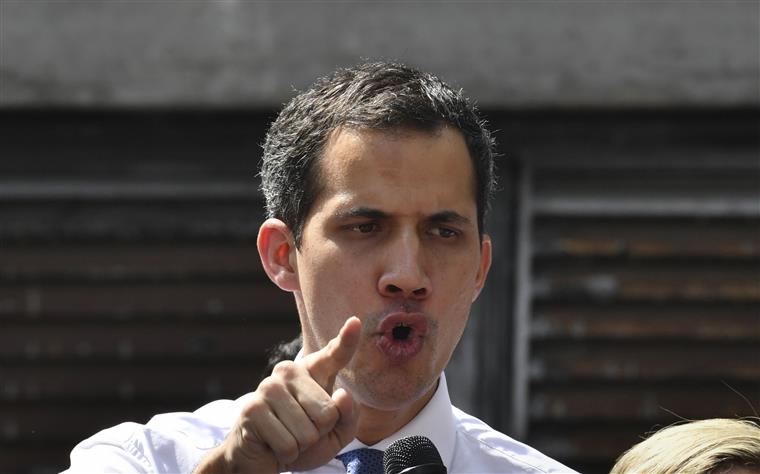 Ministério Público abre investigação a Guaidó por suspeita de corrupção
