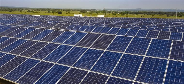 Primeiro leilão de energia solar conta já com 300 interessados