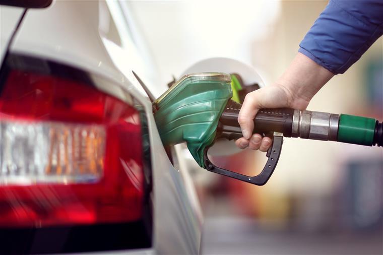 Preço da gasolina vai descer abruptamente amanhã