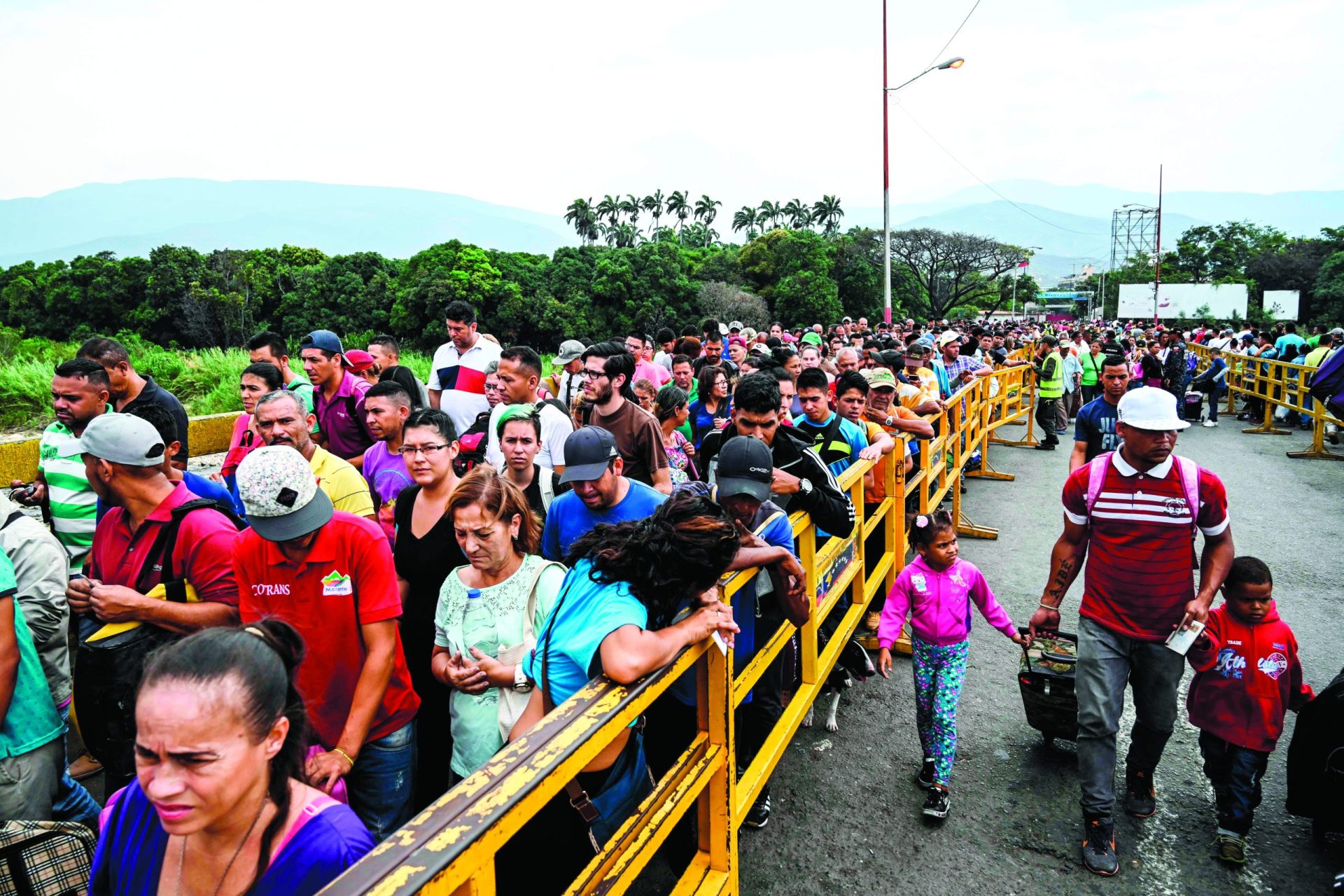 Arranca operação para deportar pelo menos 2 mil migrantes