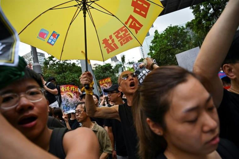 Manifestantes continuam a pressionar o Governo em Hong Kong