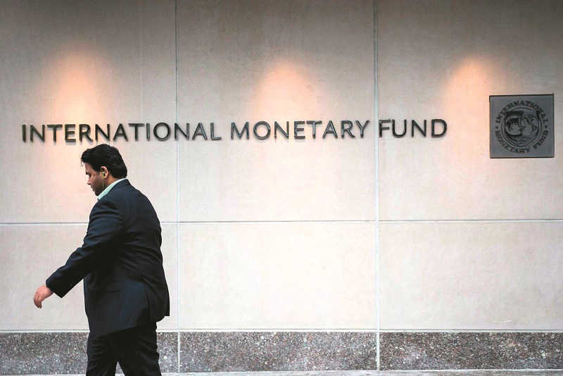 FMI volta a rever em baixa a previsão de crescimento