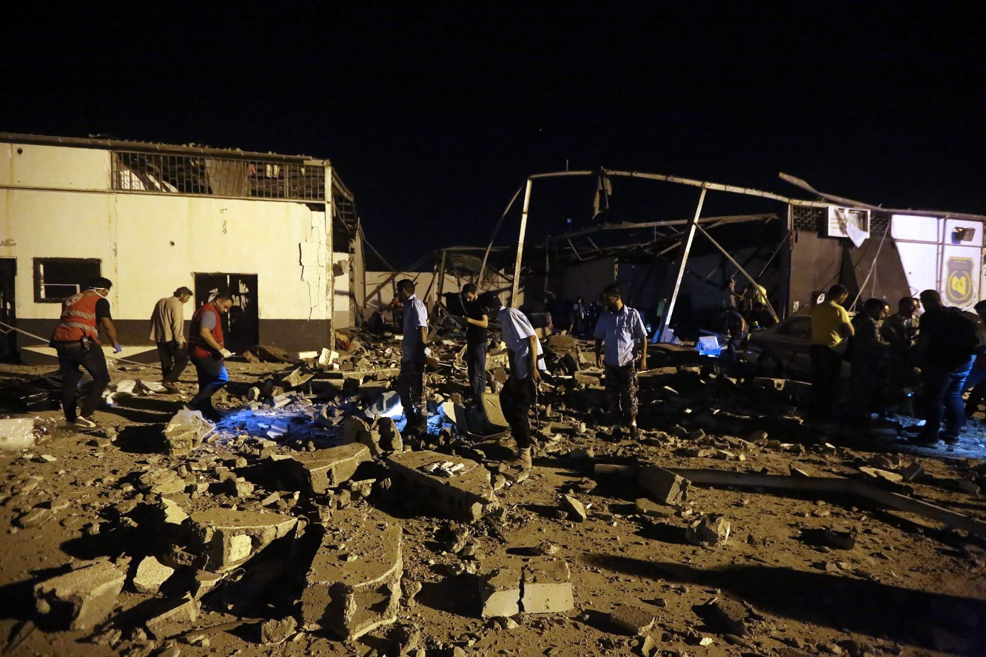 40 migrantes mortos num ataque aéreo na Líbia