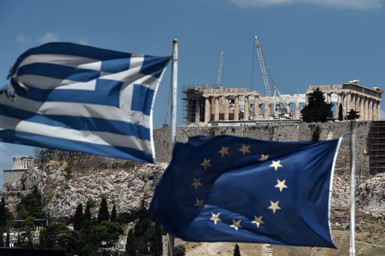 Grécia. Fim de controlo de capitais
