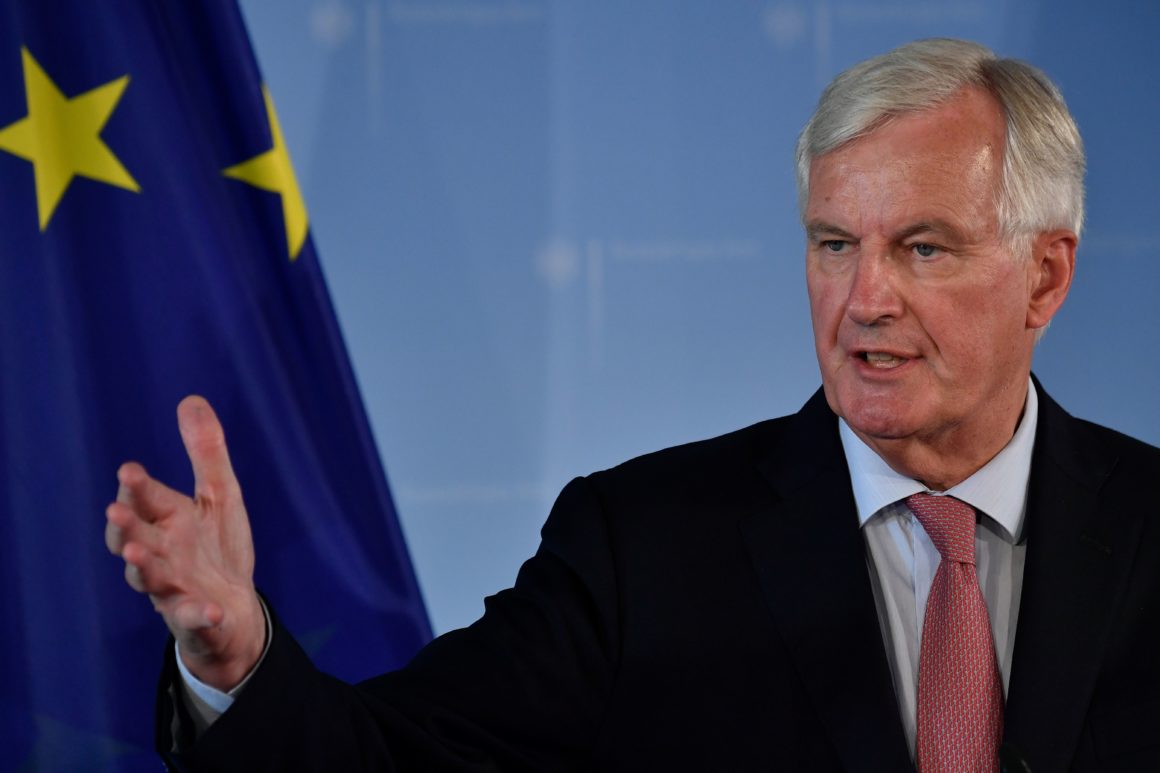 UE. Barnier não vê solução para o Brexit