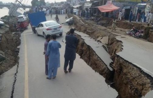 Pelo menos 19 mortos e 300 feridos devido a sismo no Paquistão
