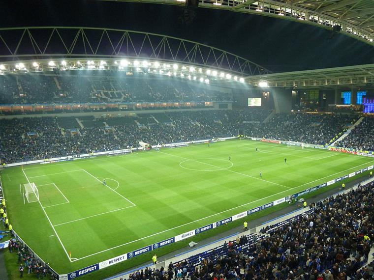 Diogo Leite garante vitória do FC Porto em casa