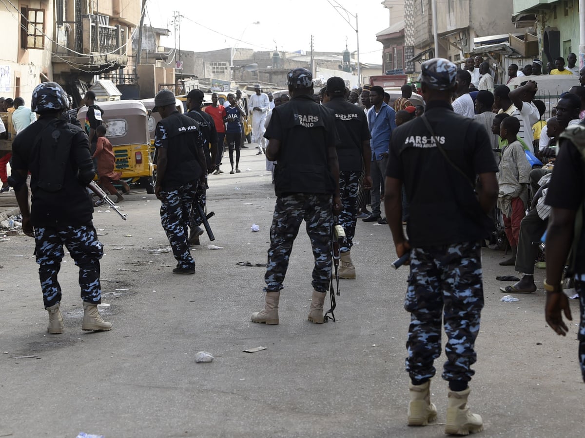 Unidade policial odiada abolida na Nigéria