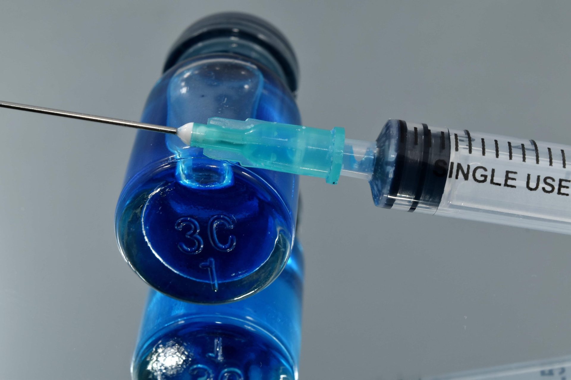 Pfizer quer vacina contra covid-19 em novembro