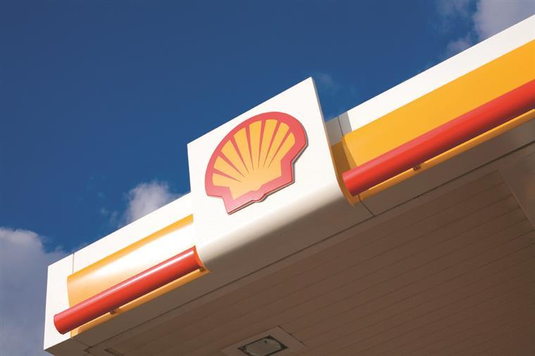 Shell: prejuízos de 15 mil milhões de euros