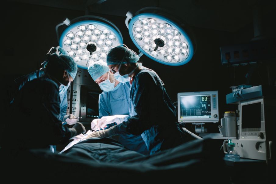 Pandemia leva a menos cirurgias programadas, urgências e consultas hospitalares