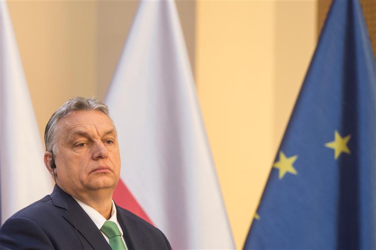 Alemanha apela a Hungria e Polónia para desbloquearem &#8220;bazuca&#8221;