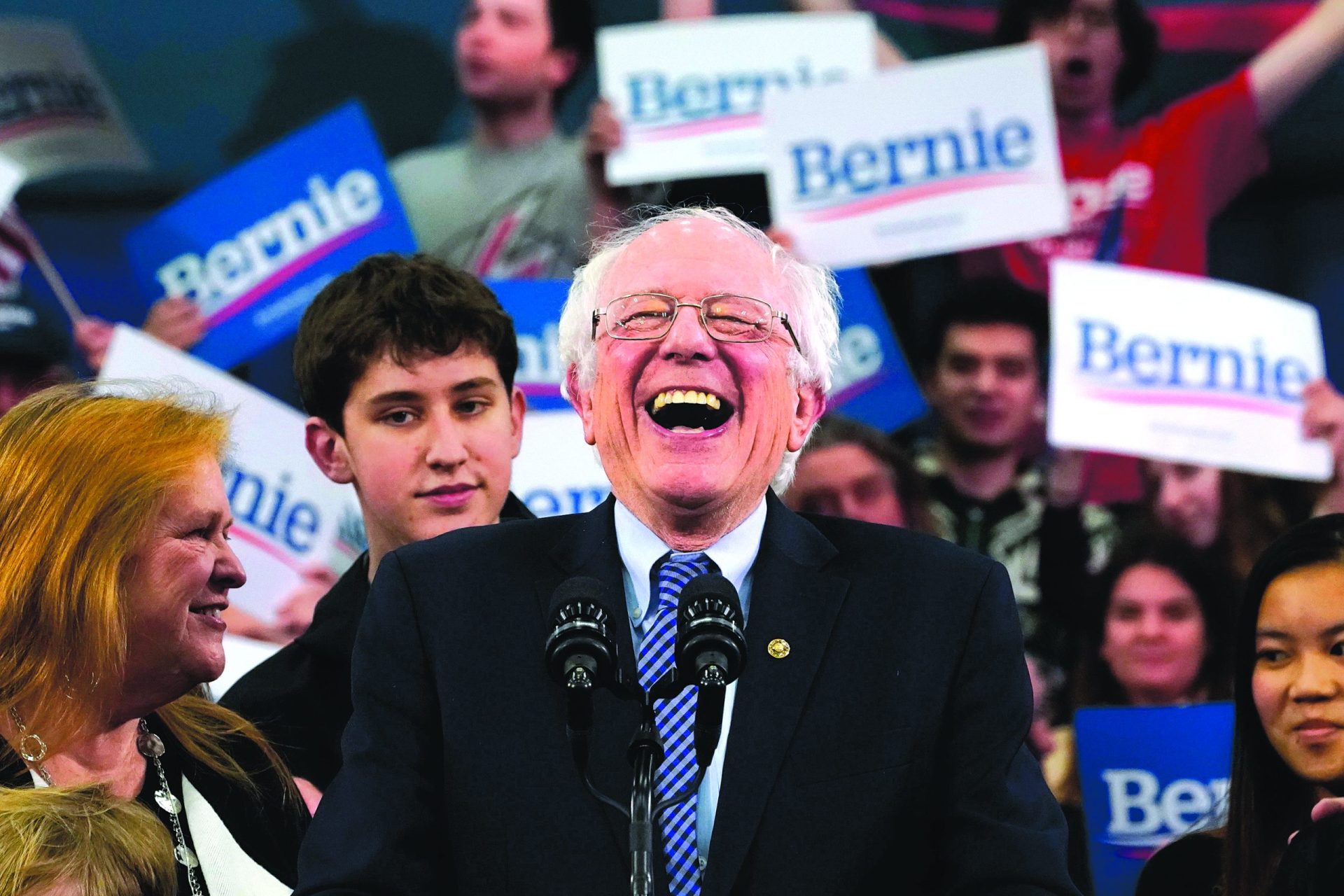 Sanders reforçado e Biden ligado à máquina depois de primárias no New Hampshire