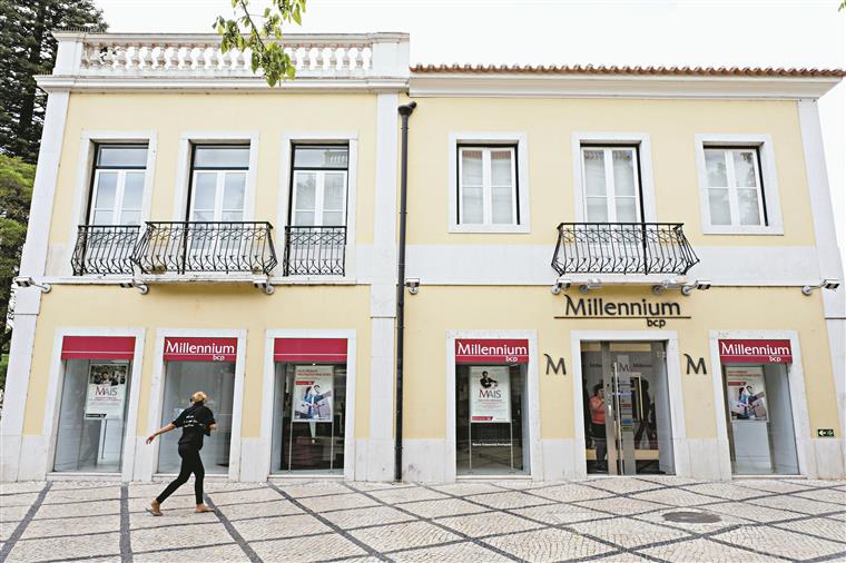 Comissões bancárias discutidas no Parlamento