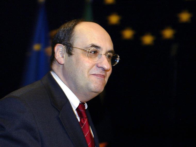 Justiça espanhola diz que António Vitorino recebeu 325 mil euros de suspeito de corrupção