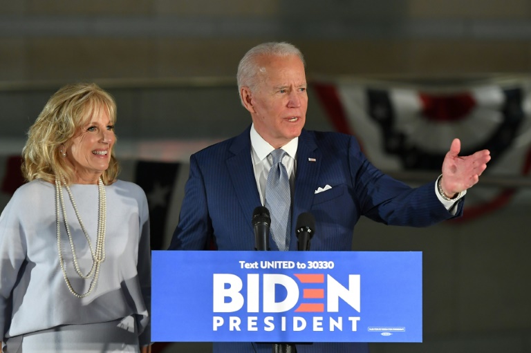 Biden volta a ganhar as primárias