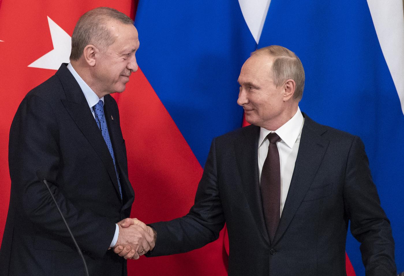 Rússia e Turquia anunciam cessar-fogo em Idlib