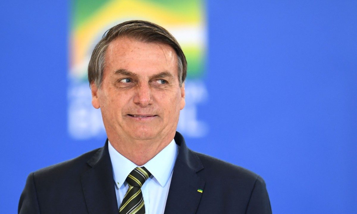 Bolsonaro volta à carga contra o seu ministro da Saúde