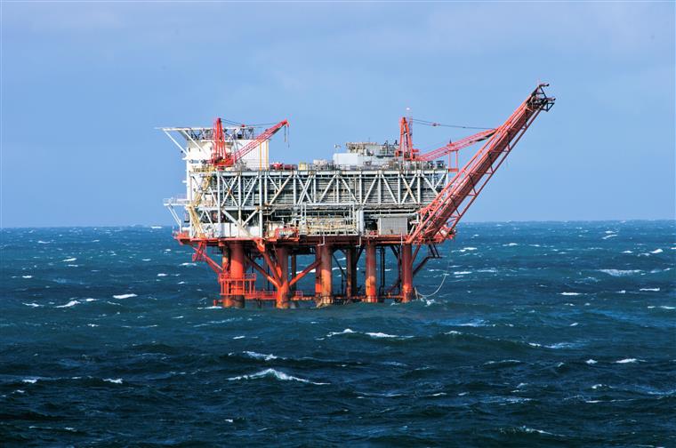 BP com perdas superiores a 4 mil milhões de euros no primeiro trimestre