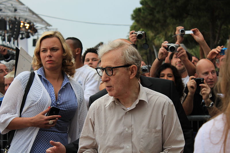 A propósito de nada de Woody Allen chega às livrarias portuguesas em julho
