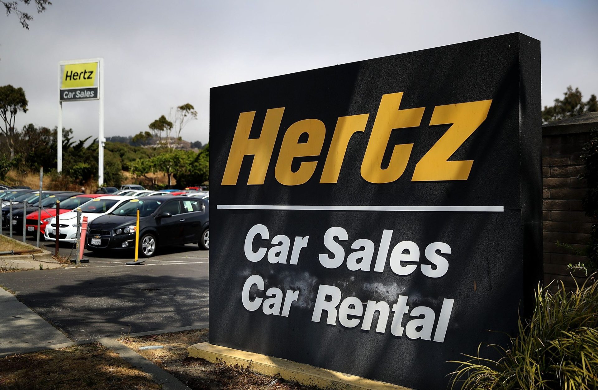 Hertz declara bancarrota nos EUA e Canadá