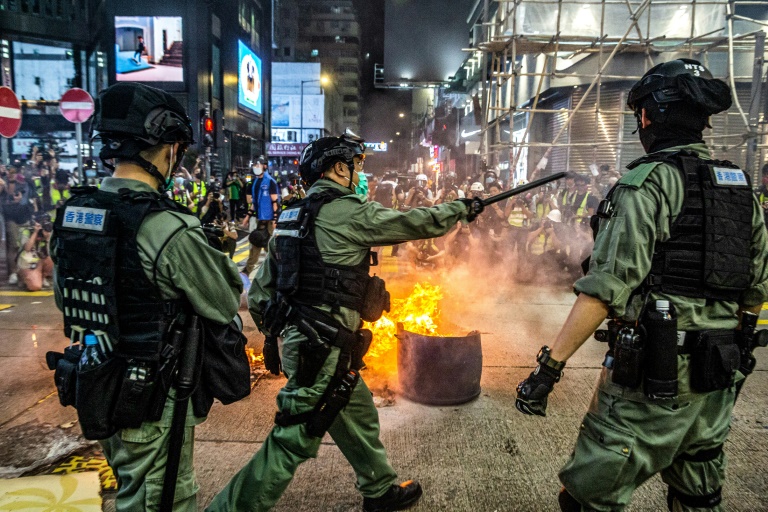 Repressão volta às ruas do território volta às ruas de Hong Kong