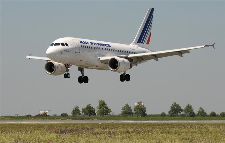 Air France/KLM com 128 voos semanais em julho e agosto de/para Portugal