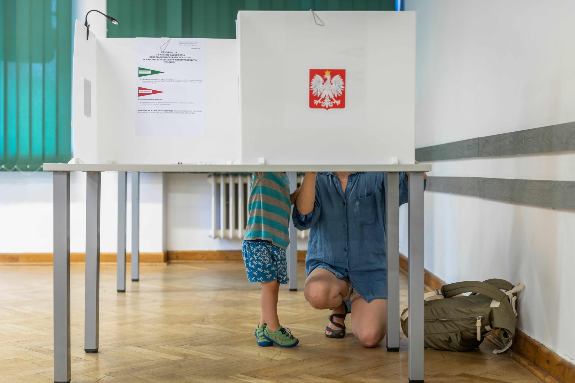 Os polacos decidem se querem um país conservador ou liberal
