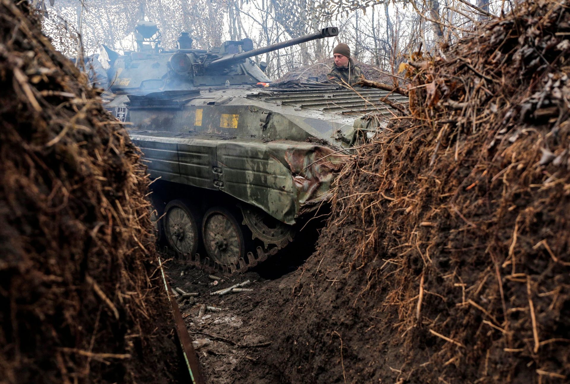 Ucrânia. Minutos depois do cessar-fogo, disparos de mísseis e metralhadoras