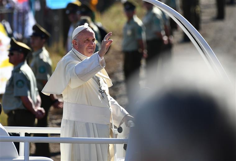 Papa Francisco envia diplomata para Minsk