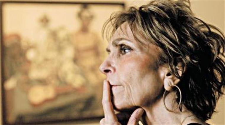 Retrato raro de Paula Rego arrematado por 266 mil euros em Londres