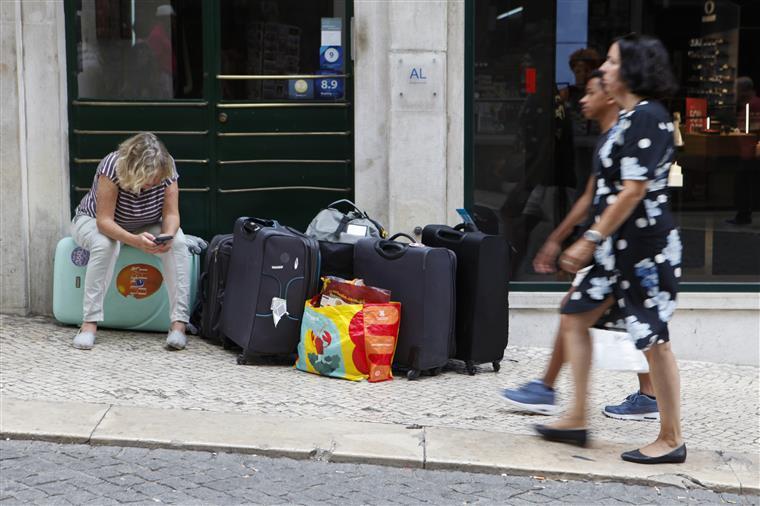 Pela primeira vez desde o início da pandemia, dormidas de estrangeiros superam as dos portugueses