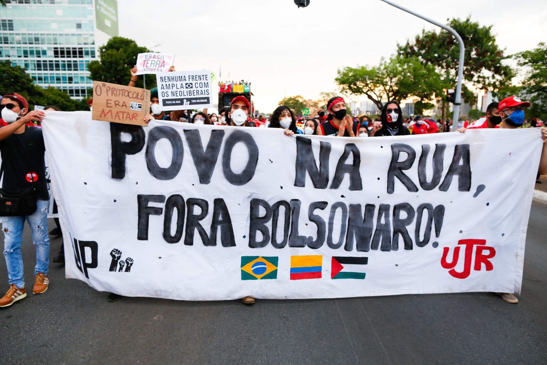 Nova ronda de manifestações para exigir demissão de Bolsonaro